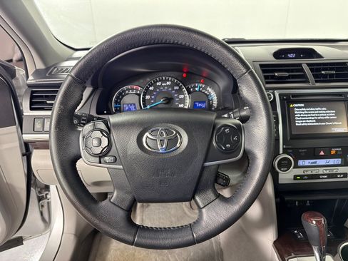 Used 2014 Toyota Camry XLE w/ Leather Package FWD image 15