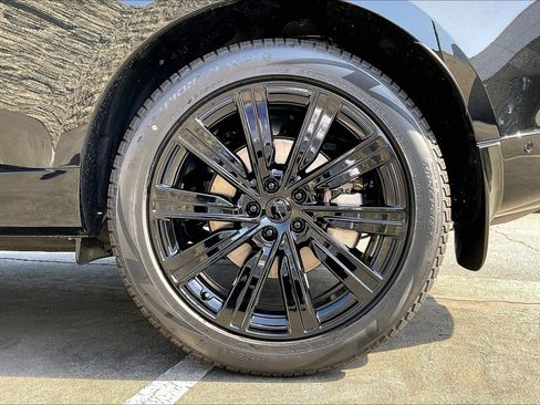 New 2026 Land Rover Range Rover Long Wheelbase SE AWD/4WD image 18