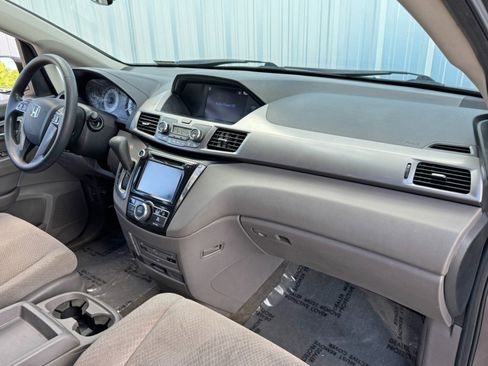 Used 2016 Honda Odyssey SE image 12