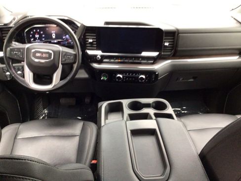 Used 2024 GMC Sierra 1500 SLT image 11
