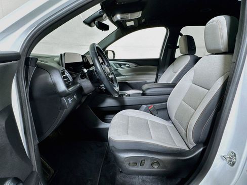 Certified 2026 Chevrolet Traverse LT w/ Driver Confidence Package FWD image 19