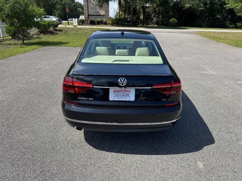 Used 2017 Volkswagen Passat 1.8T SEL Premium FWD image 5