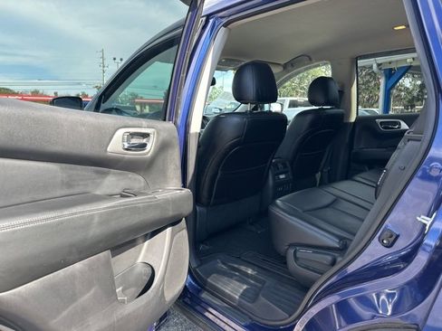 Used 2020 Nissan Pathfinder SL w/ Cargo Package image 30