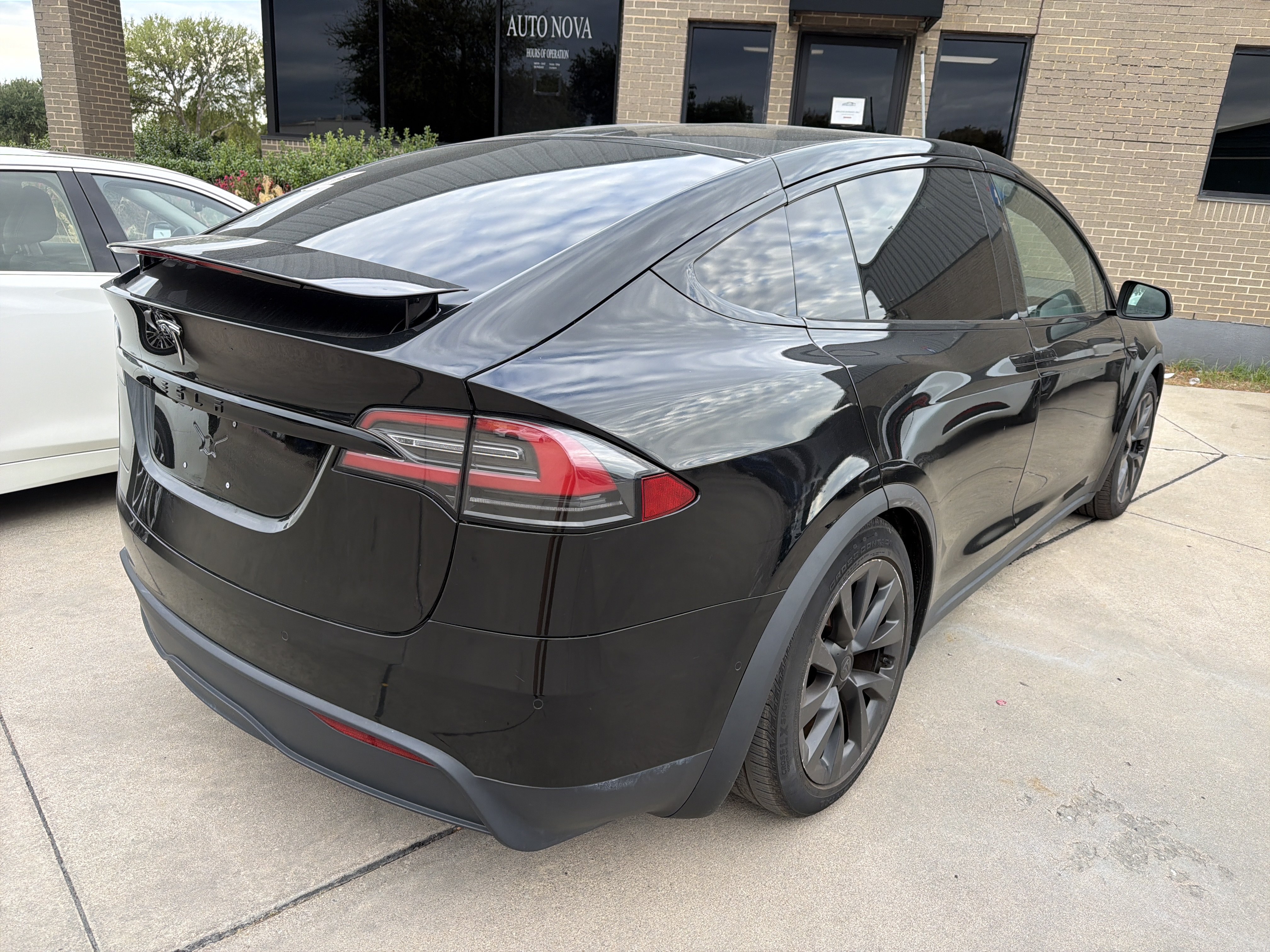 Used 2022 Tesla Model X AWD/4WD image 5