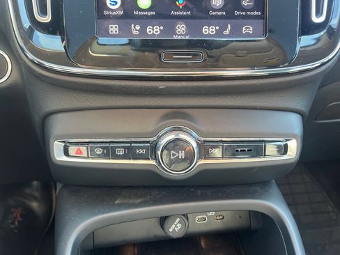 Used 2023 Volvo XC40 B5 Ultimate w/ Protection Package Premier AWD/4WD image 20