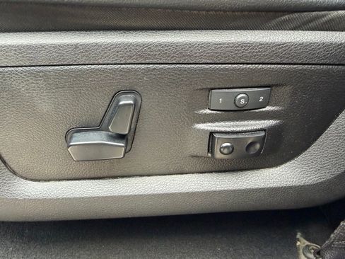 Used 2018 RAM 1500 Laramie image 17