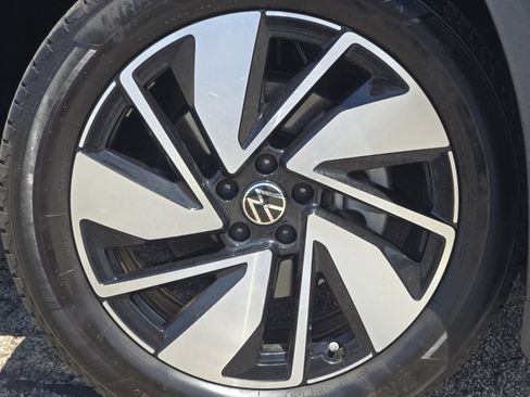 Used 2024 Volkswagen Atlas SE FWD image 14