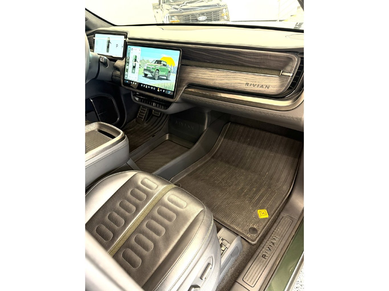 Used 2022 Rivian R1T Adventure AWD/4WD image 11