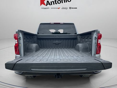 Used 2026 Chevrolet Silverado 1500 Custom Trail Boss AWD/4WD image 32