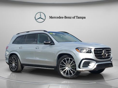 Certified 2025 Mercedes-Benz GLS 450 4MATIC image 4