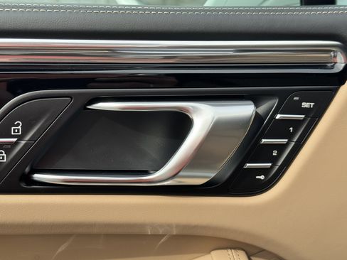 New 2026 Porsche Macan image 22