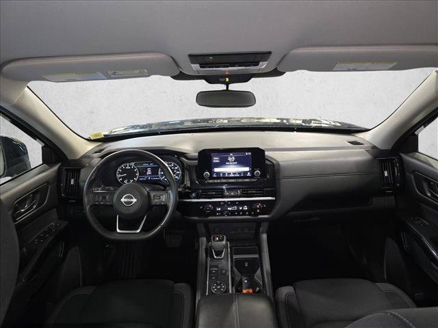 Used 2025 Nissan Pathfinder SV AWD/4WD image 9