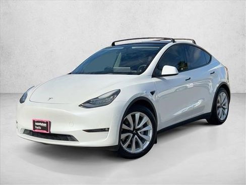 Used 2021 Tesla Model Y Long Range image 1