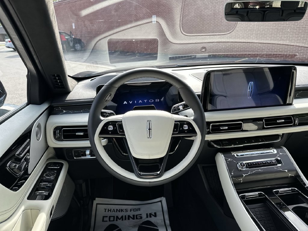 Used 2026 Lincoln Aviator Black Label AWD/4WD image 11