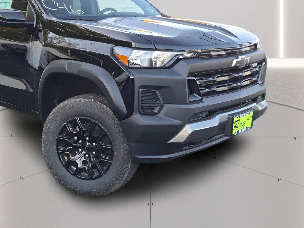 New 2026 Chevrolet Colorado Trail Boss AWD/4WD image 2