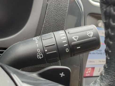 Used 2017 Ford Explorer XLT w/ Equipment Group 202A image 33