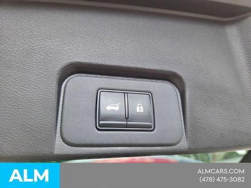 Used 2025 Nissan Rogue SV FWD image 12