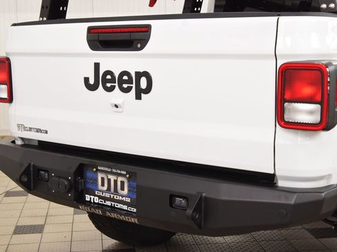 Used 2024 Jeep Gladiator Sport AWD/4WD image 20