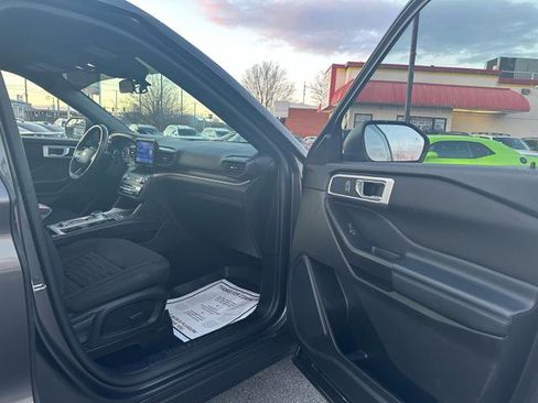 Used 2020 Ford Explorer XLT w/ Comfort Package image 21