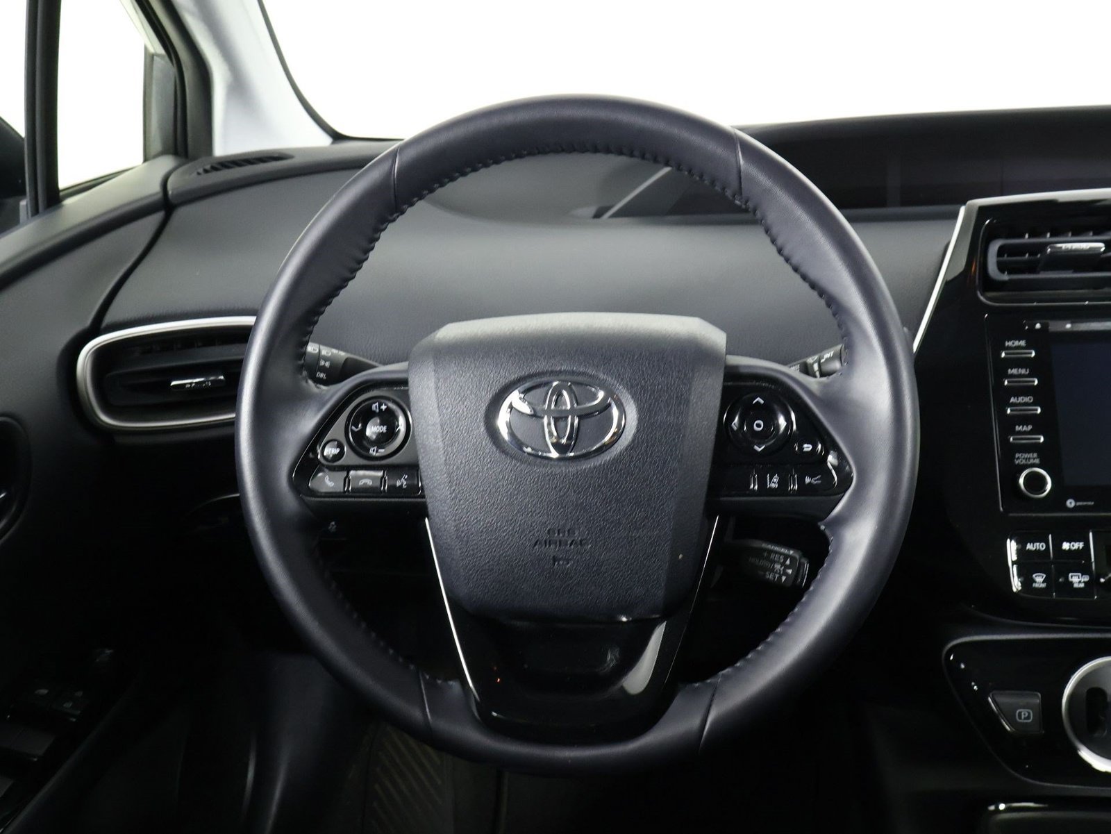 Used 2021 Toyota Prius Prime LE w/ Carpet Mat Package (TMS) FWD image 8