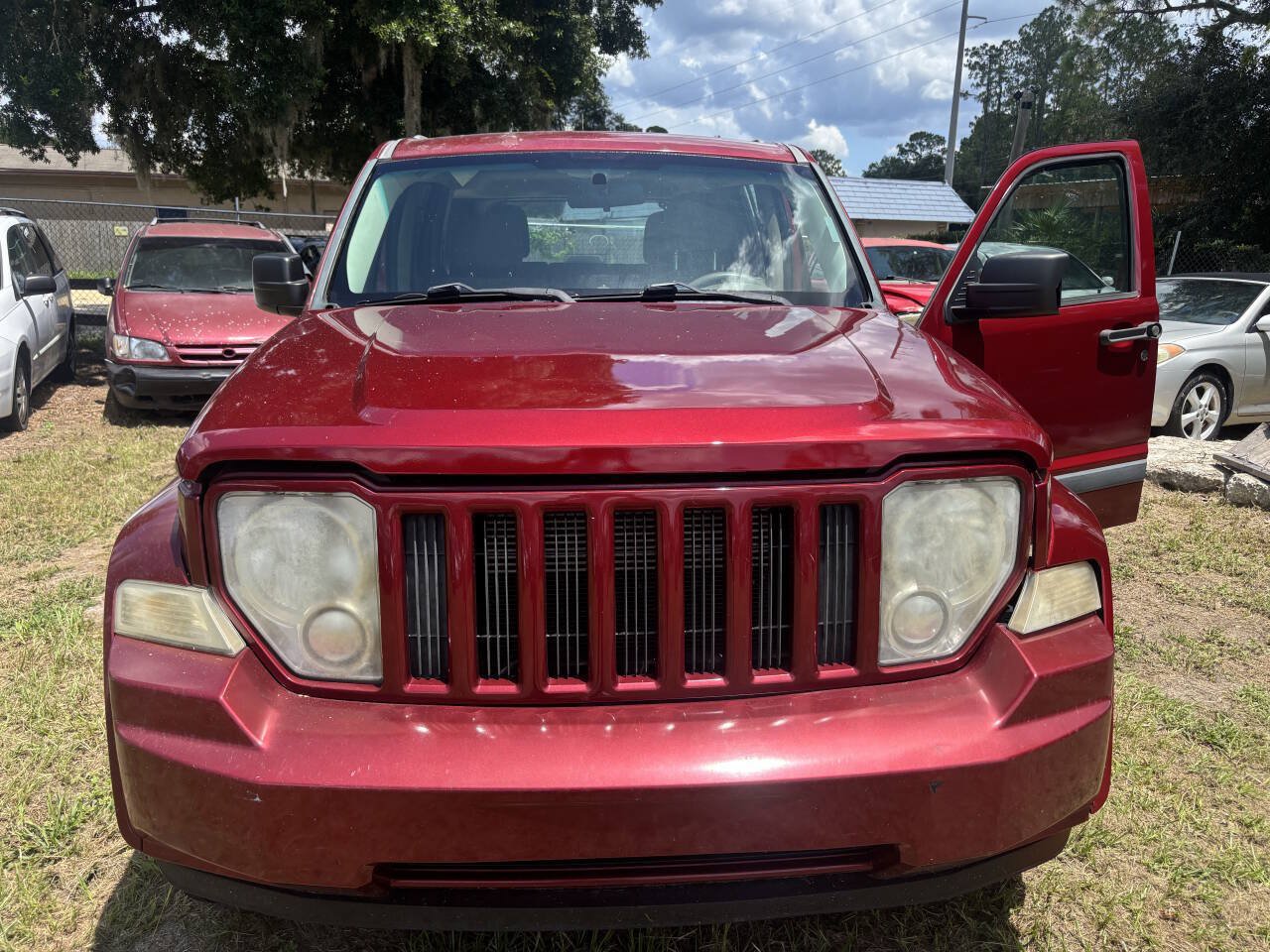 Used 2011 Jeep Liberty Sport AWD/4WD image 3