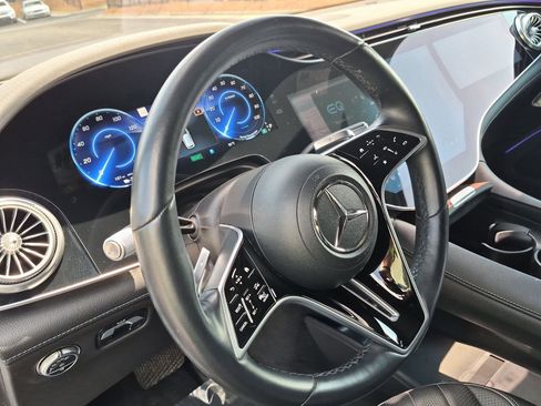 Certified 2023 Mercedes-Benz EQS 580 4MATIC SUV w/ Pinnacle Trim Package image 18