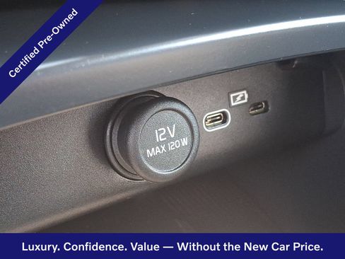 Certified 2024 Volvo XC40 B5 Core AWD/4WD image 27