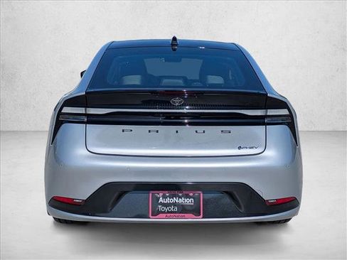 New 2026 Toyota Prius Plug-In Hybrid FWD image 8