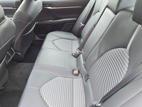 Used 2024 Toyota Camry SE image 17