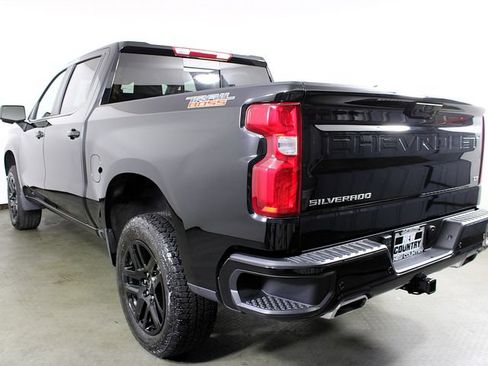 Used 2025 Chevrolet Silverado 1500 LT Trail Boss w/ LT Trail Boss Premium Package AWD/4WD image 3