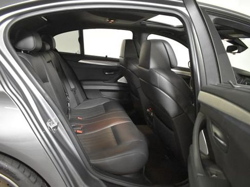 Used 2013 BMW M5 RWD image 36