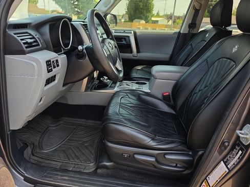 Used 2013 Toyota 4Runner SR5 AWD/4WD image 14