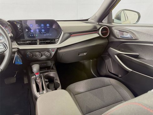 Used 2024 Chevrolet Trax RS w/ Driver Confidence Package FWD image 23