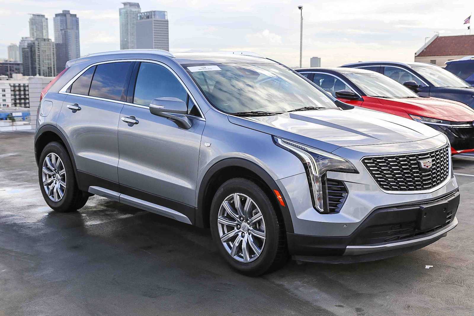 Used 2023 Cadillac XT4 Premium Luxury FWD image 3