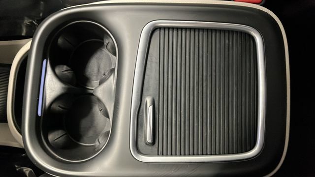 Used 2024 Chrysler Pacifica Touring-L FWD image 34