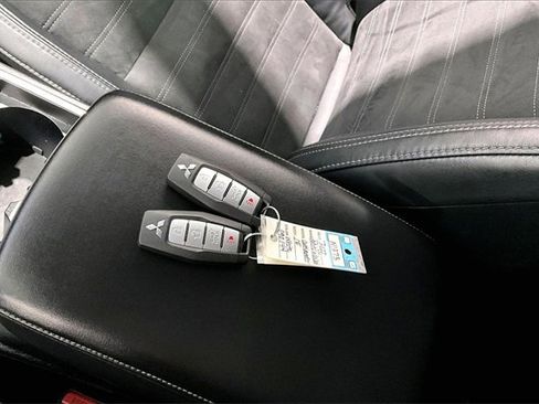 Used 2022 Mitsubishi Outlander SE image 36