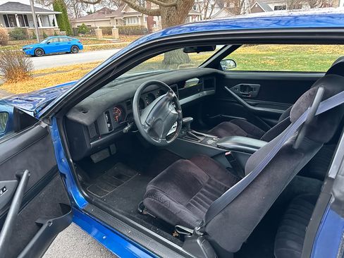 Used 1991 Pontiac Firebird Trans Am RWD image 17