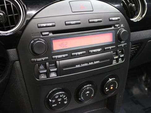 Used 2007 MAZDA MX-5 Miata Sport w/ Convenience Pkg RWD image 14