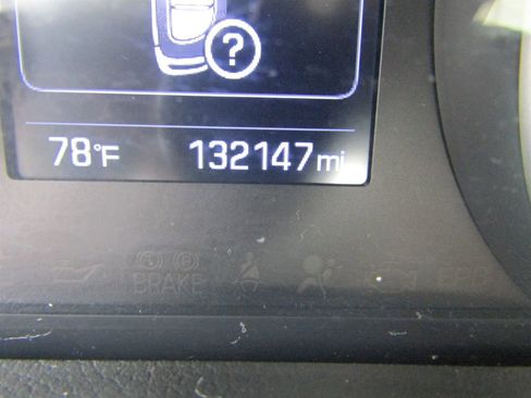 Used 2017 Hyundai Elantra Limited image 11