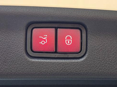 Used 2023 Mercedes-Benz C 43 AMG 4MATIC Sedan image 67