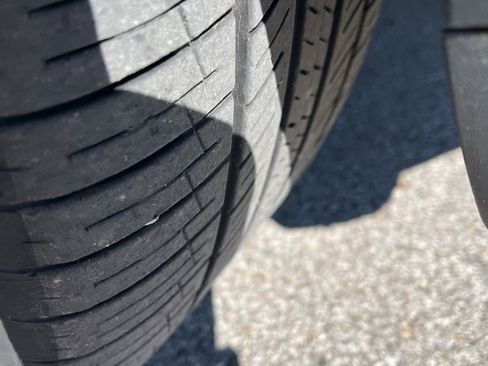 Used 2025 Volkswagen Atlas SE image 14