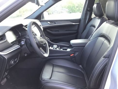 New 2025 Jeep Grand Cherokee L Limited w/ Luxury Tech Group II image 12