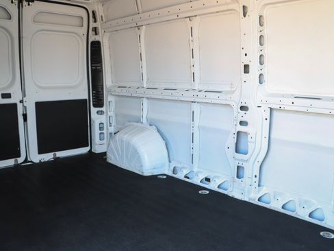 Used 2024 RAM ProMaster 2500 w/ Convenience Group FWD image 26