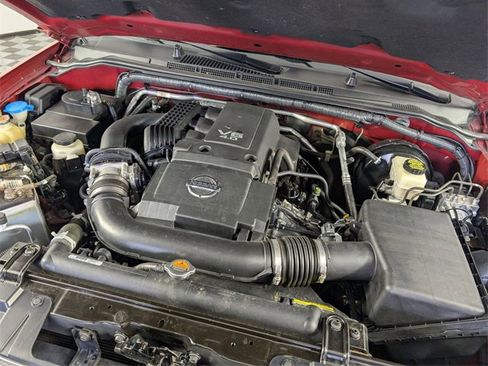 Used 2015 Nissan Frontier SV image 32