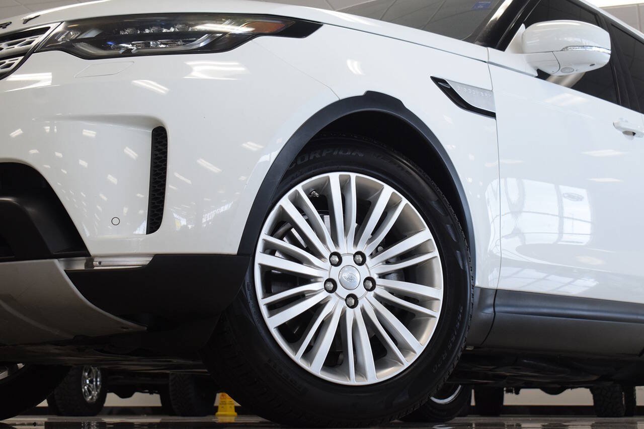 Used 2017 Land Rover Discovery HSE AWD/4WD image 11