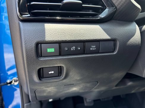Certified 2025 Nissan Sentra SR FWD image 23