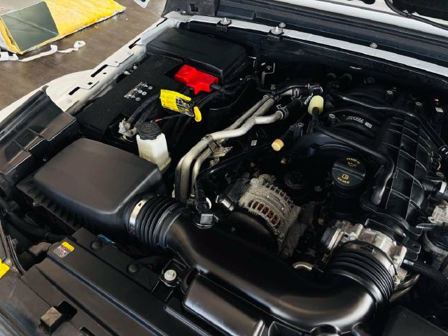 Used 2023 Jeep Gladiator Sport AWD/4WD image 23