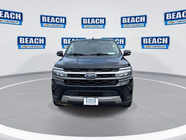 Used 2023 Ford Expedition XLT RWD image 3