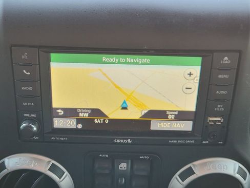 Used 2016 Jeep Wrangler Unlimited Sahara w/ Connectivity Group image 17