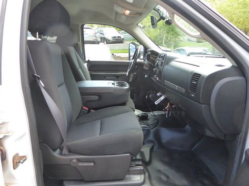 Used 2011 Chevrolet Silverado 2500 LT w/ Interior Plus Package AWD/4WD image 25